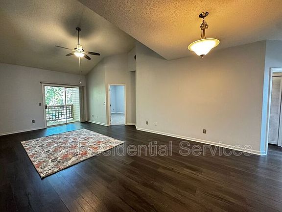 4th image of 717H Bragg Dr