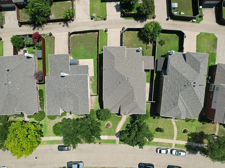 2328 Hunters Run Dr — Photo 24