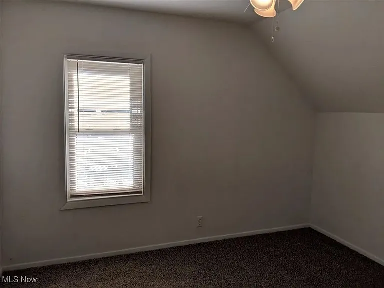 3205 Searsdale Ave — Photo 10