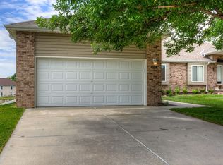 1009 Shoal Point Dr, Carter Lake, IA 51510
