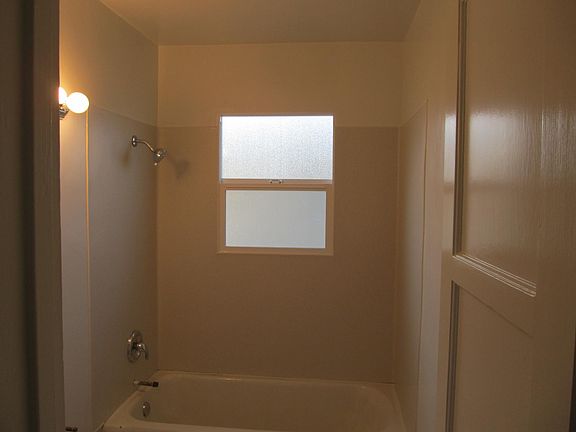 5th image of 2321 Magnolia Ave
