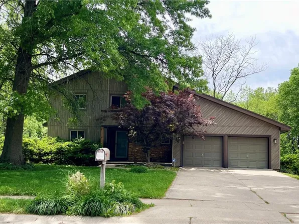 3140 Lakeview Cir, Leavenworth, KS 66048