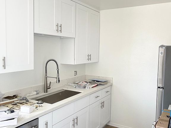 3rd image of 1417 S Crest Dr #204