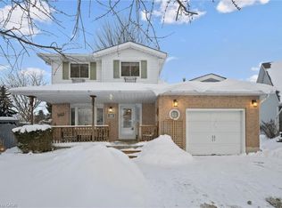 98 Old Maple Ln, Kitchener, ON N2N 3B3