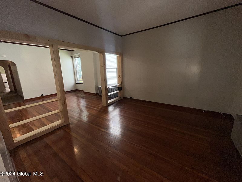 5th image of 816 Twenty Fourth Street