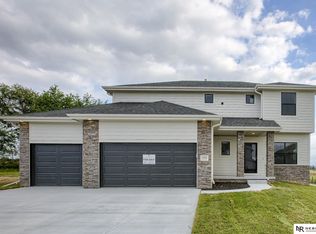 17602 Potter St, Bennington, NE 68007