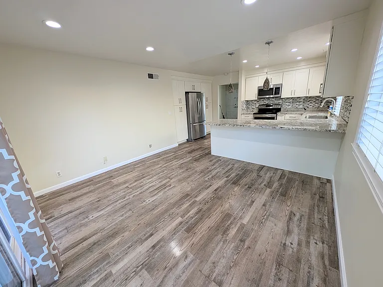 Kitchen dining, family room - view 3