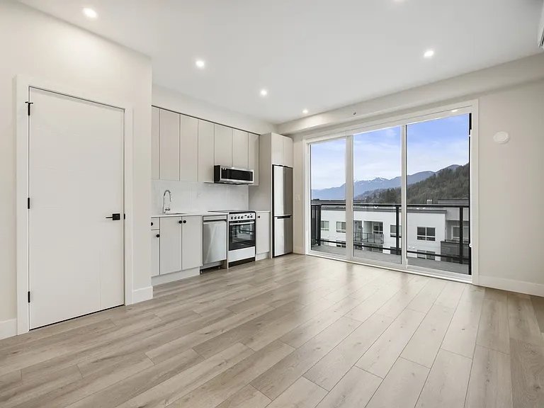 45511 Campus Dr — Photo 40