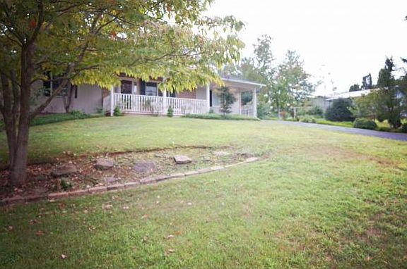 3rd image of 152 Cedar Crest Cir