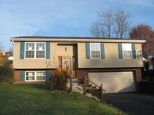140 Penn Crest Cir, McKeesport, PA 15131