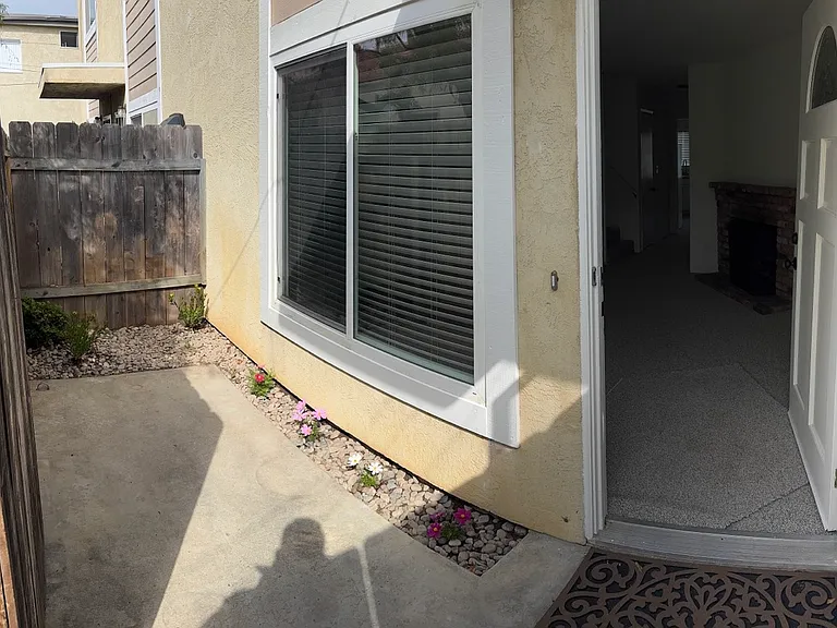 1050 Beryl St #C — Photo 3