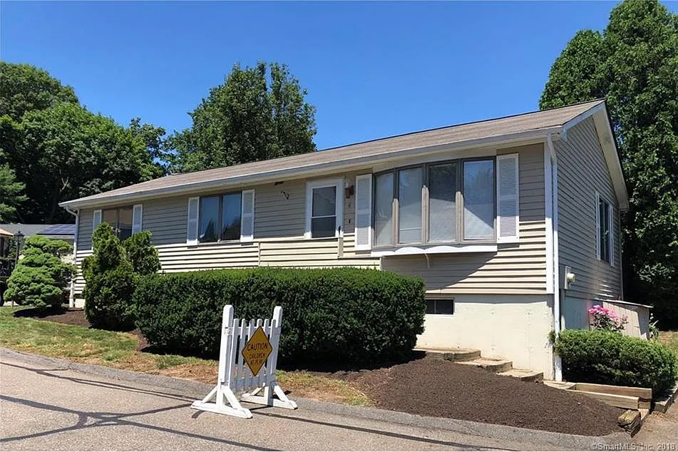 3 bed, 1056 sqft, $2,250 — Photo 1