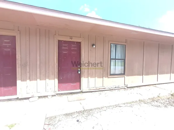 915 Grayson St #10, Paragould, AR 72450