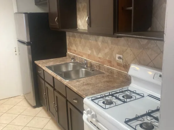 6446 N Milwaukee Ave #2W, Chicago, IL 60631