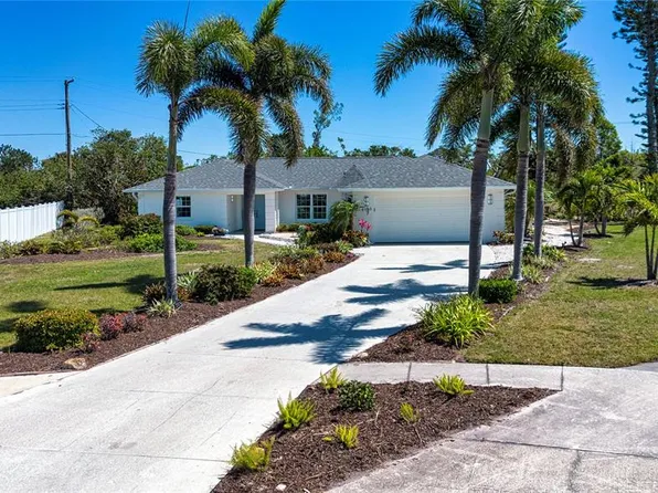 2466 Breakwater Cir, Sarasota, FL 34231