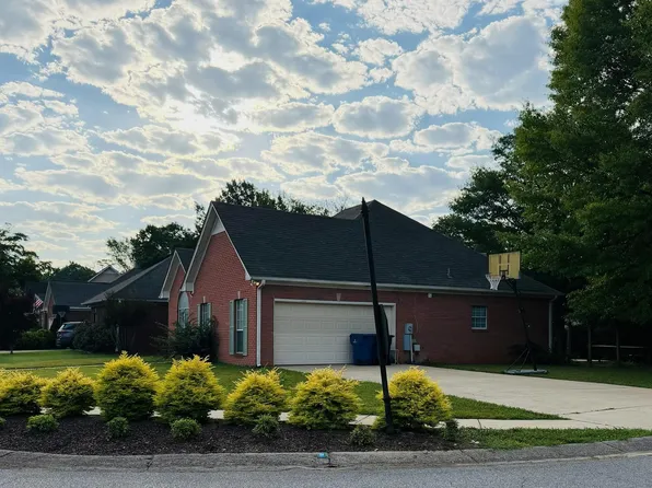 1316 Amberley Woods Dr, Helena, AL 35080