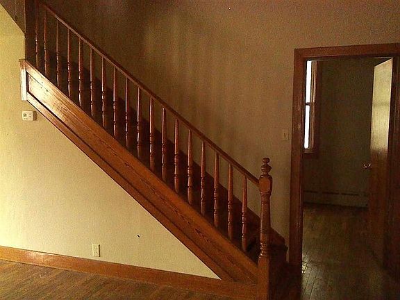 5th image of 309 E Washington St