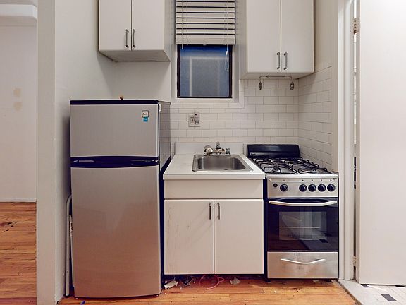 2nd image of 229 W 15th St APT 1C