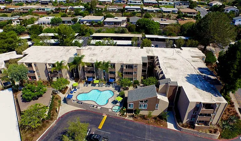 Pacific Bay Club Apartments — Photo 4