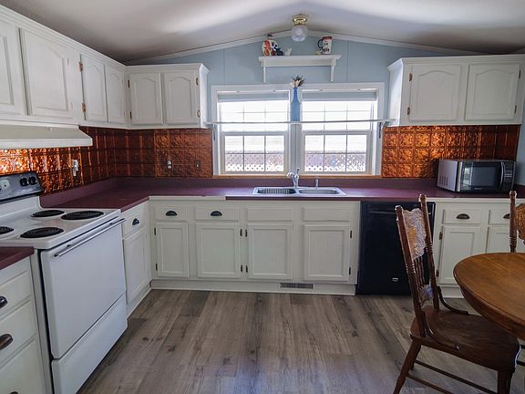3rd image of 16 Brown Drive