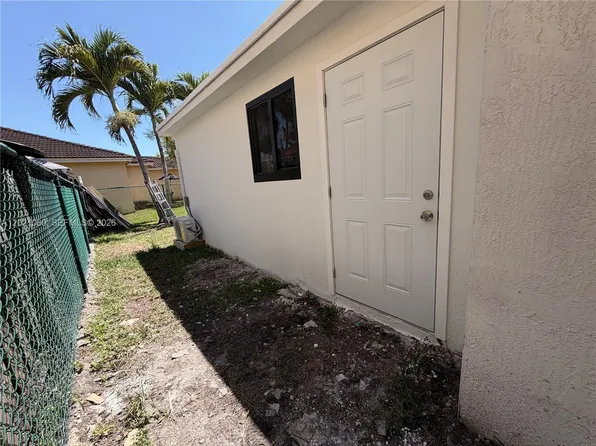 16536 SW 54th St #1, Miami, FL 33185