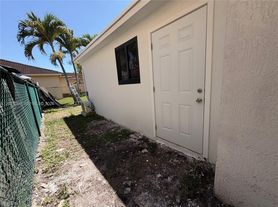 16536 SW 54th St, Miami, FL