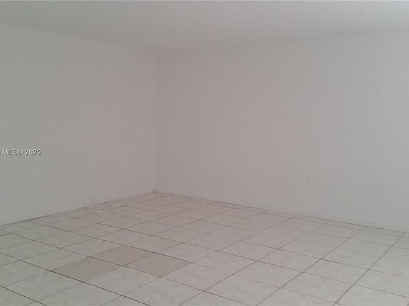 4th image of 11840 NE 19th Dr #27