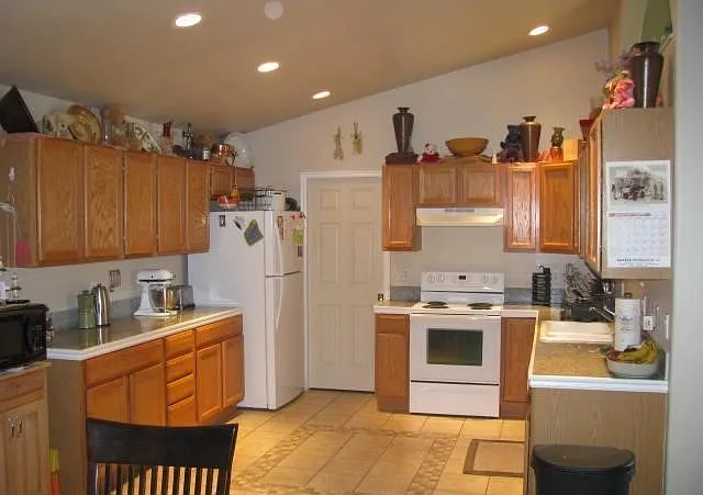 Ryden 2829 Acacia Avenue - 2829 — Photo 3