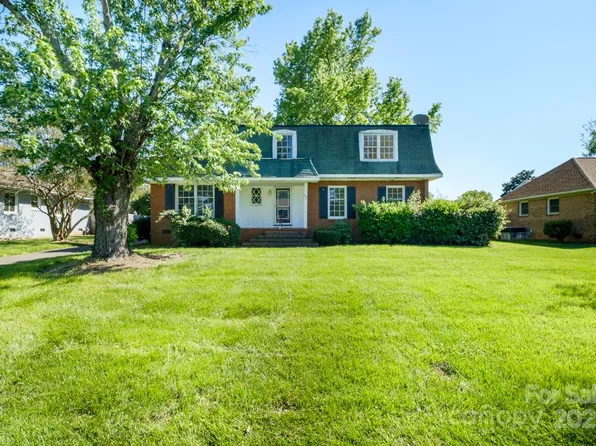 1018 Carysbrook Ln, Charlotte, NC 28217