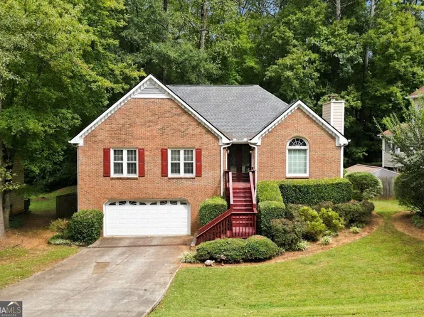 4862 Helga Way NE, Woodstock, GA 30188