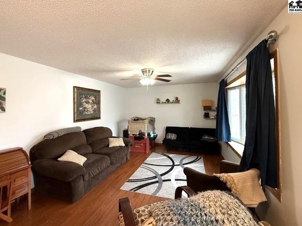 213 S Kennedy St, Hillsboro, KS 67063