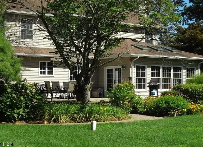 246 Fresh Ponds Rd — Photo 34