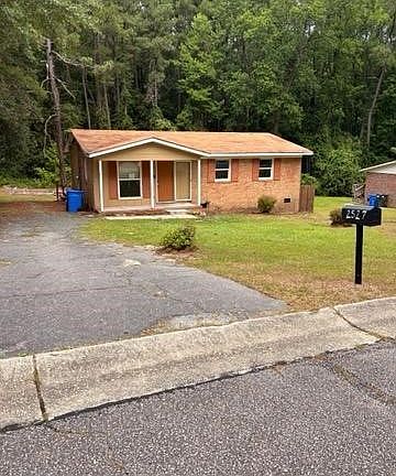 2nd image of 2527 Vestal Ave