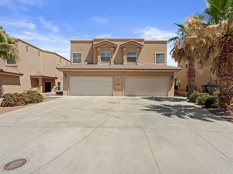561 Green Village Ct #A — Photo 3