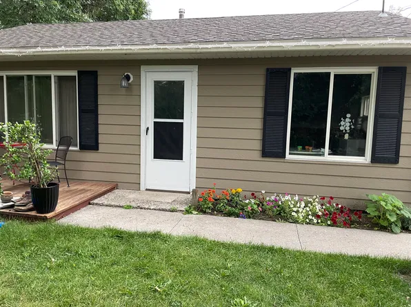 1738 Rumsey Ave, Cody, WY 82414