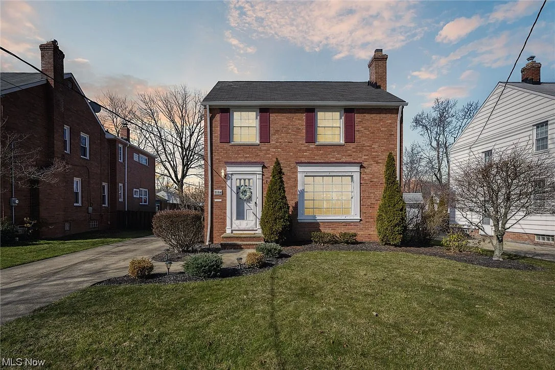 1184 Churchill Rd photo 1