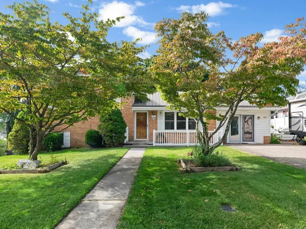 625 Betty Dr, Christiansburg, VA 24073