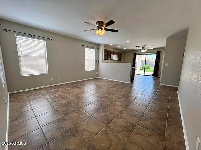 2849 W San Carlos Ln — Photo 2