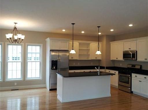 4th image of 12 Stonehaven Dr