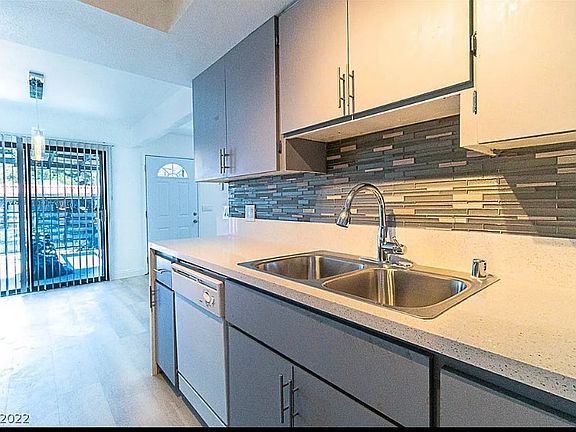 Kitchen with all appliances