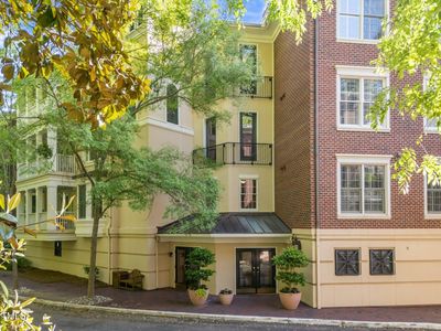 2701 Glenwood Gardens Ln #204, Raleigh, NC, 27609