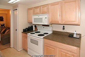 5th image of 15747 Millbrook Ln