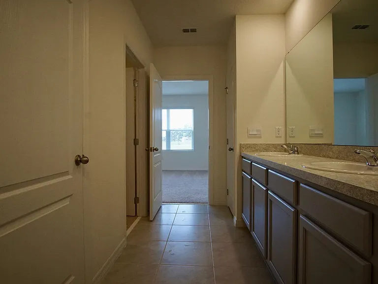 1703 Post Oak Dr — Photo 13