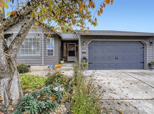 461 N 2nd St, Carlton, OR 97111