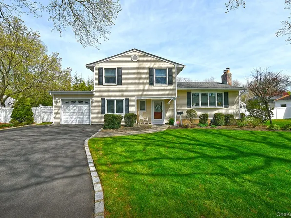 7 Gaston Street, Melville, NY 11747