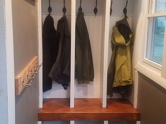 Side mudroom
