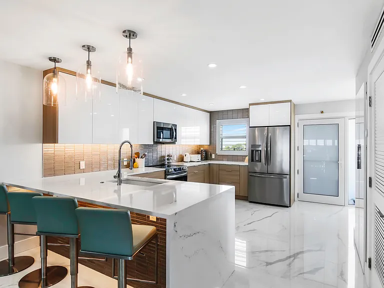 44 Yacht Club Dr #611 — Photo 5