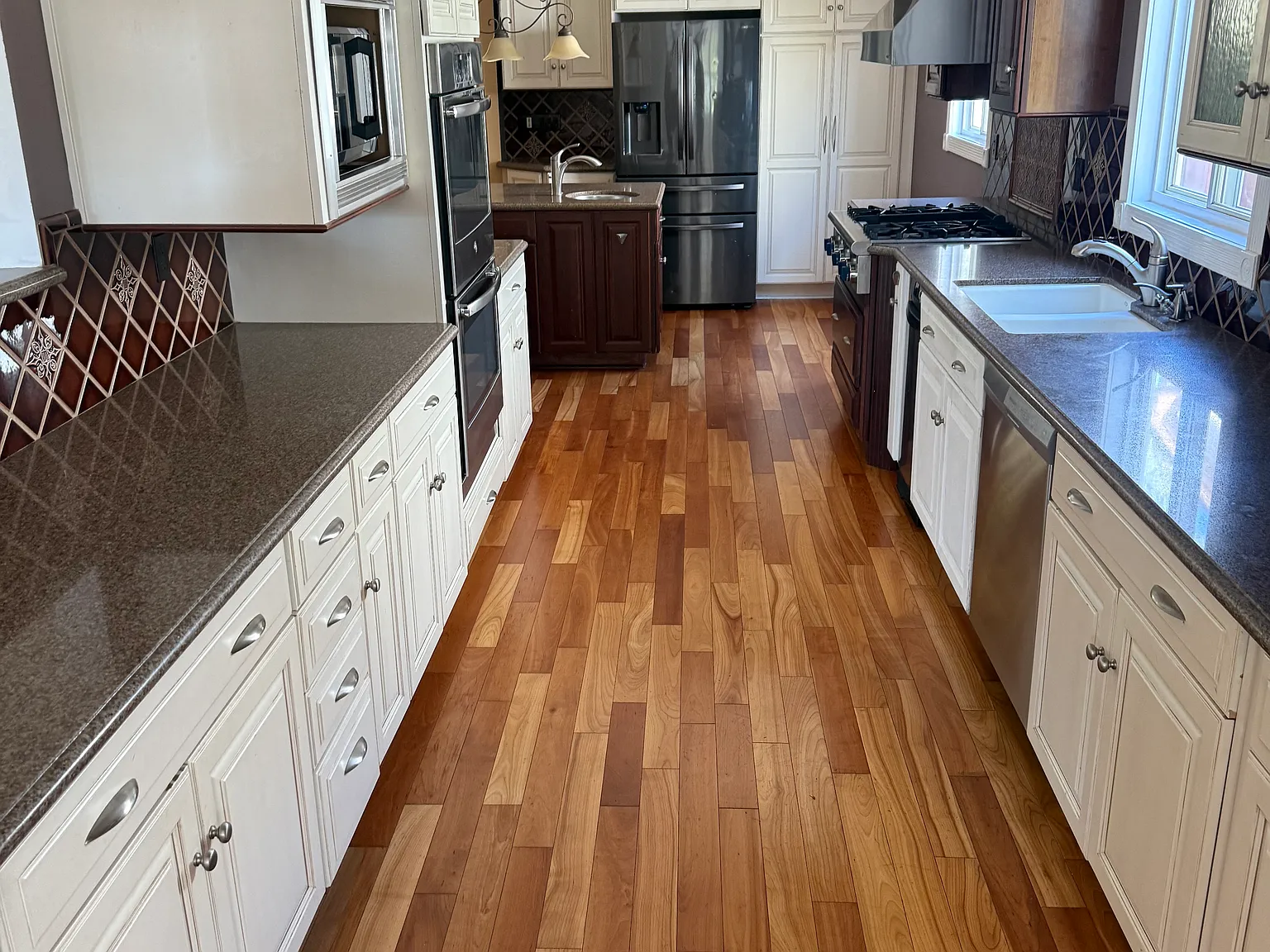 5 bed, 2680 sqft, $7,125 — Photo 3