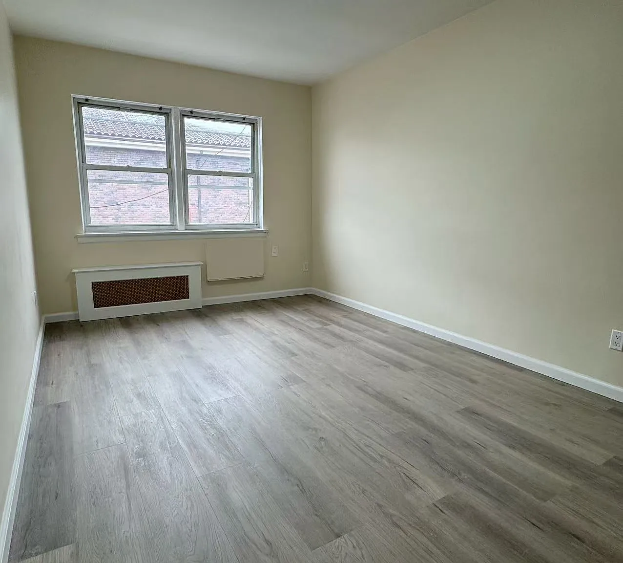 3 bed, 1000 sqft, $2,950 — Photo 3
