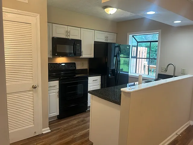 242 Thistle Ln — Photo 8